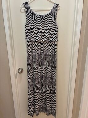 Apt. 9 Black and White Chevron Maxi Dress
